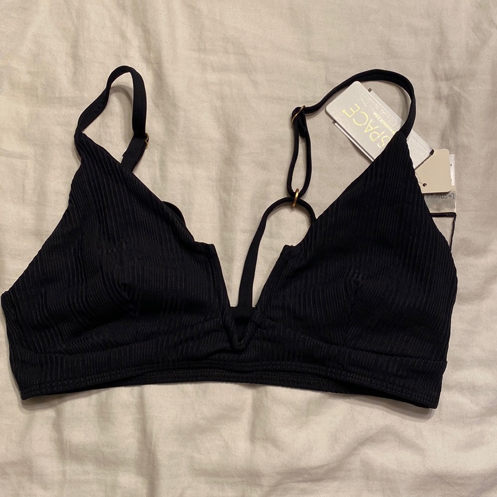 NWT L Space black Siren top - size DD